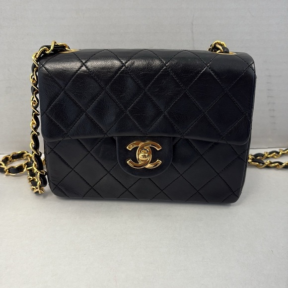 CHANEL Vintage Mini Square - Picture 2 of 7